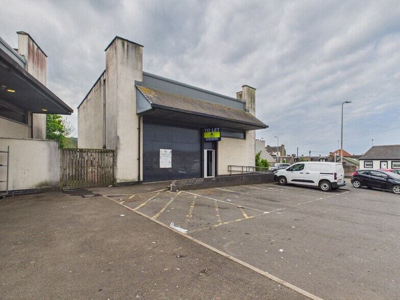 81 Glendoune St, Girvan to rent - Building Photo - Image 3 of 7