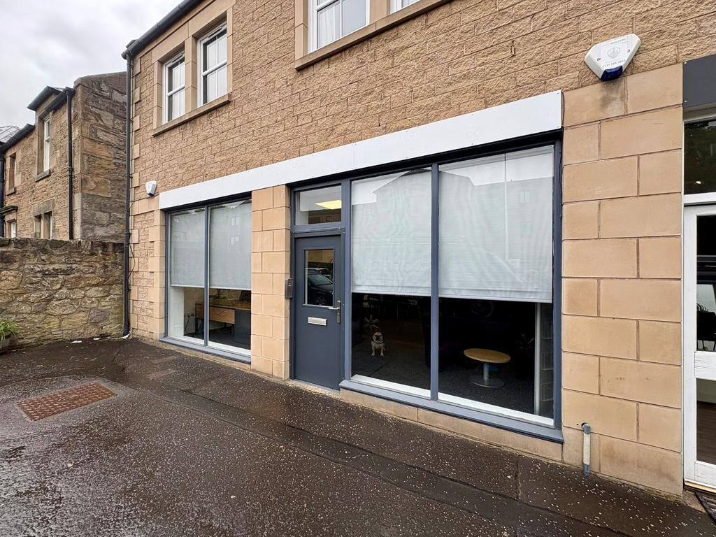 546D Lanark Rd, Juniper Green to rent Building Photo- Image 1 of 17