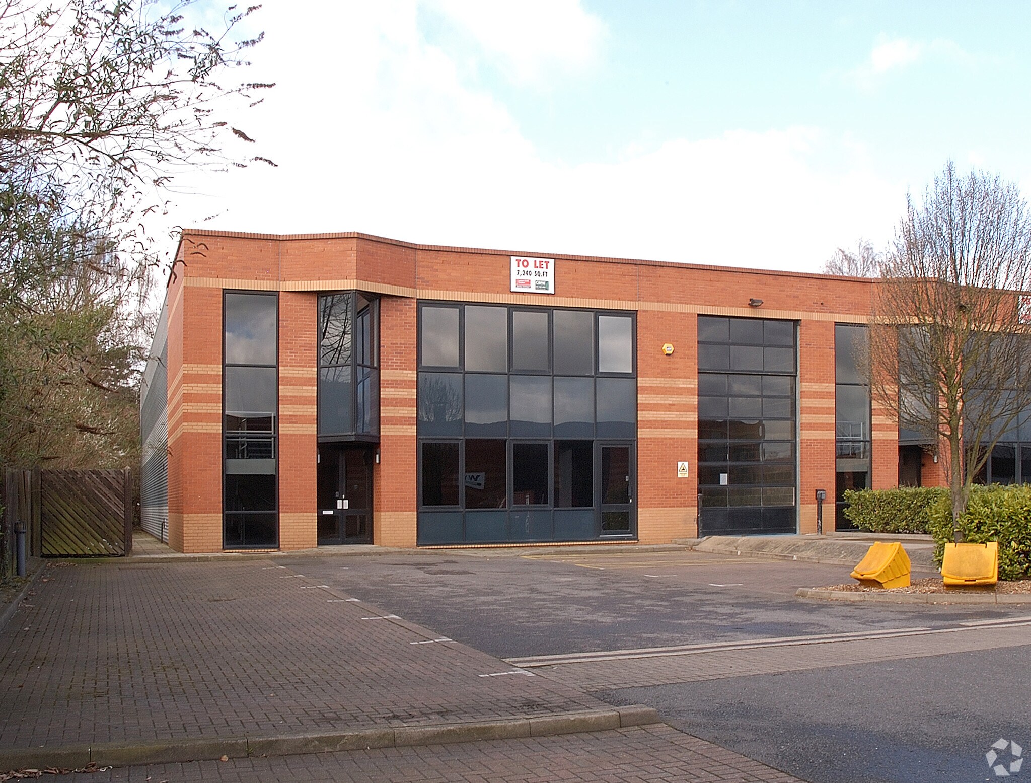 5658 Clivemont Rd, Maidenhead SL6 7BU Industrial for Rent