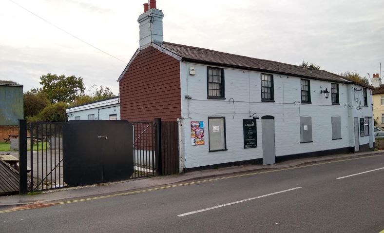 2 Mount Pleasant Rd, Alton for sale Primary Photo- Image 1 of 1