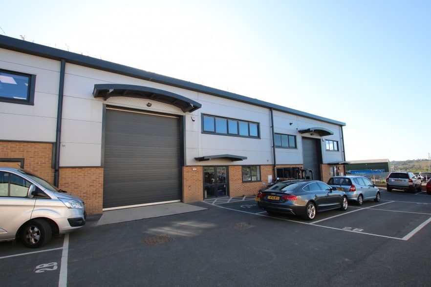 Aston Way, Mannings Heath, Poole to rent - Building Photo - Image 2 of 12