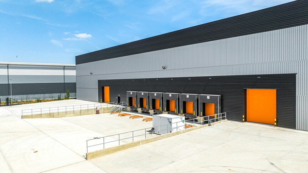 1 Church Manorway, Erith to rent - Building Photo - Image 3 of 17