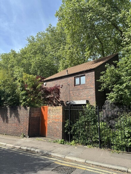 20 Carlisle Ln, London to rent - Building Photo - Image 1 of 7