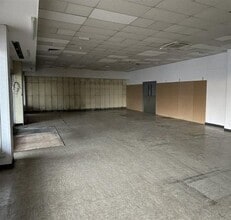 Queens Way, Weston Super Mare to rent Interior Photo- Image 1 of 2