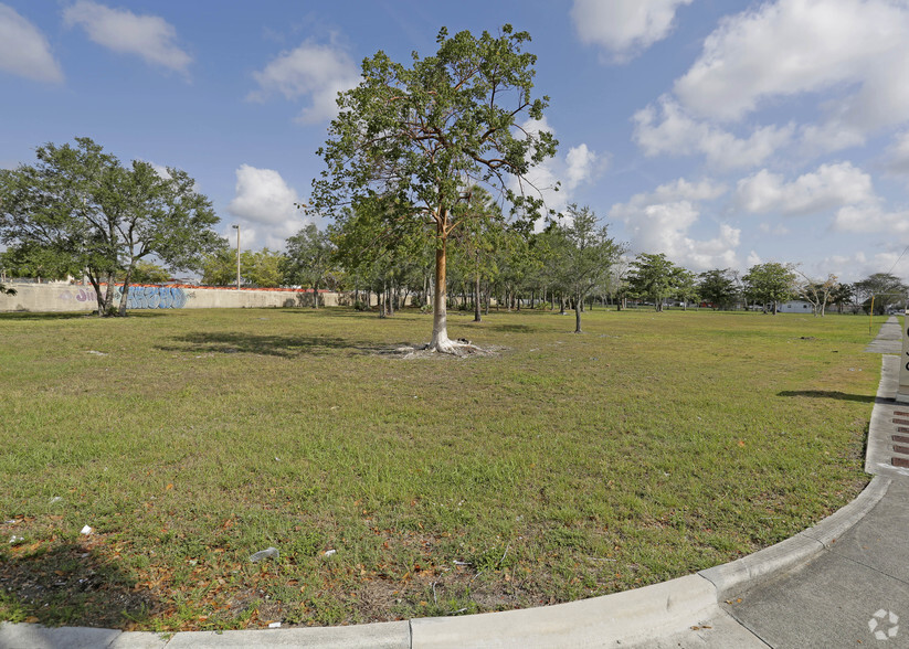 10100 SW 186th St, Miami, FL for sale - Primary Photo - Image 1 of 1