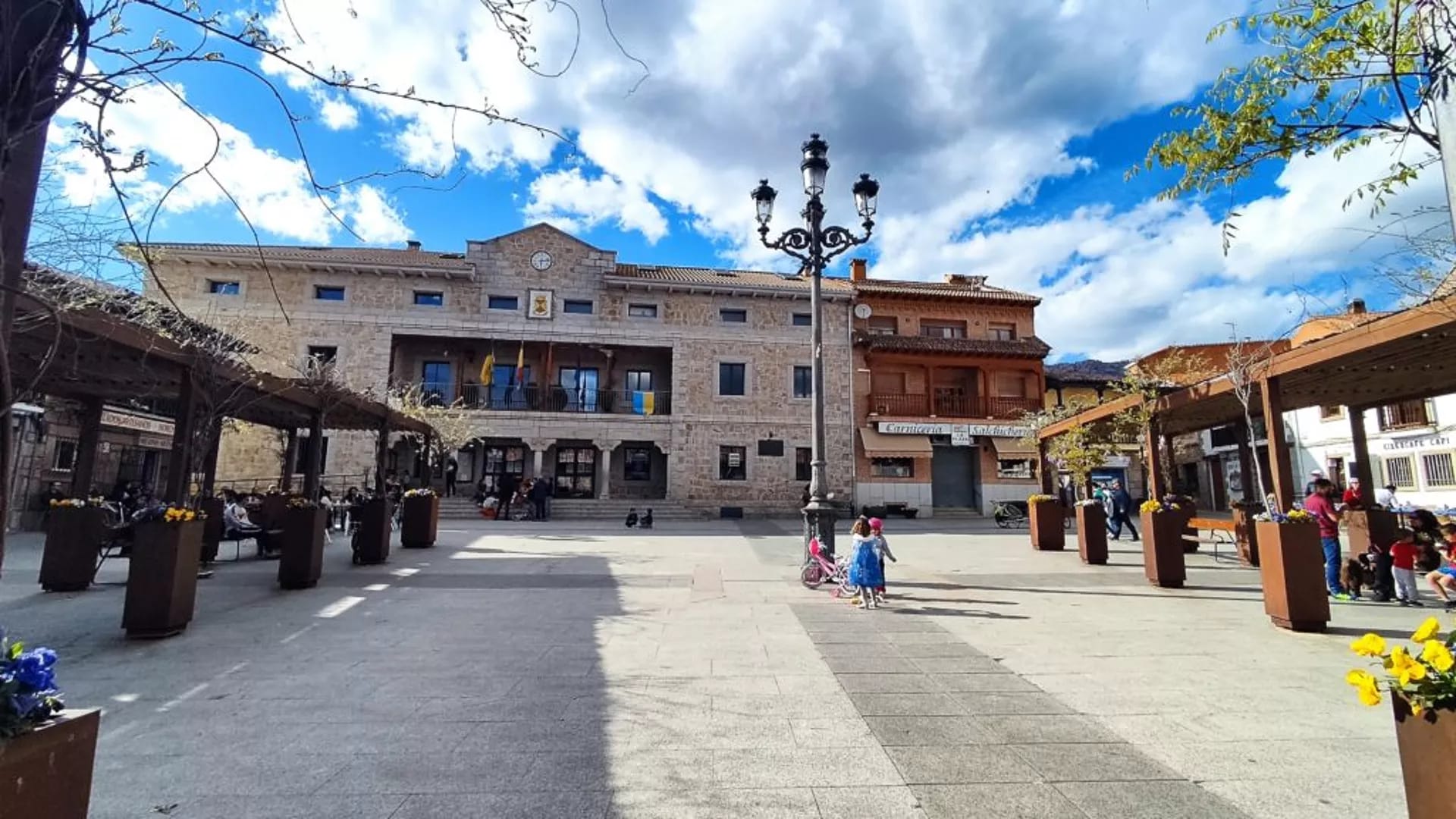 Retail in Manzanares el Real, Madrid for sale Building Photo- Image 1 of 16