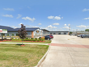 2750 Bay Rd, Saginaw, MI for rent Building Photo- Image 1 of 2