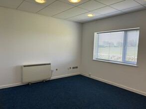 Ashwellthorpe Industrial Estate, Norwich for rent Interior Photo- Image 2 of 4