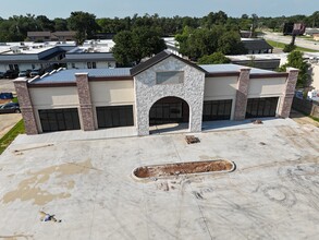 300 E McNeese St, Lake Charles, LA for rent Building Photo- Image 1 of 4