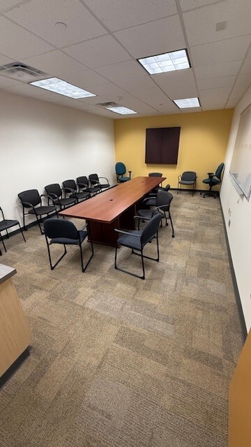 2400 Reading Rd, Cincinnati, OH to rent Building Photo- Image 1 of 14