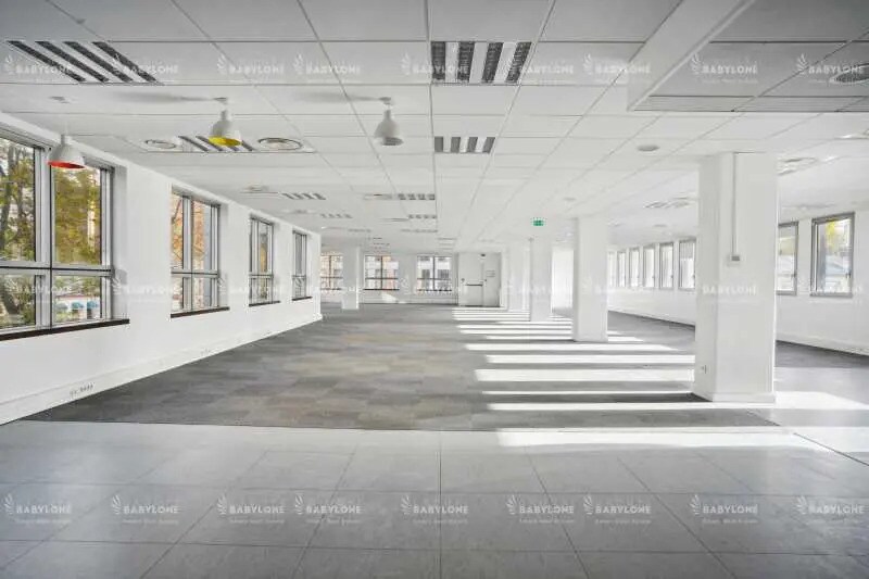 Office in Montreuil for sale - Interior Photo - Image 2 of 6