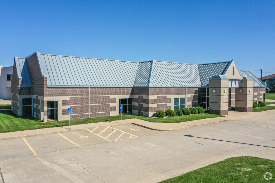 1105 N Ankeny Blvd, Ankeny, IA for sale - Building Photo - Image 1 of 1