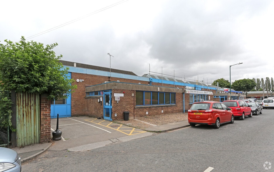 Meadow Grv, Nottingham for sale - Primary Photo - Image 1 of 1