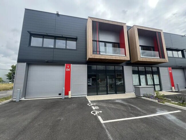 Location Local d'activités 196 m² à 567 m²