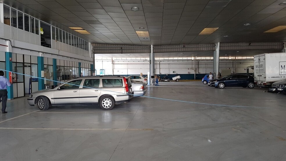 Santa Cruz, Camas, Pol. los Girasoles, 17, Camas, Sevilla to rent - Building Photo - Image 1 of 10