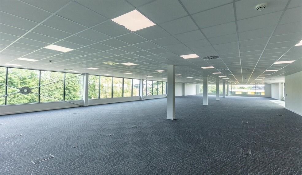 University Blvd, Nottingham to rent - Building Photo - Image 2 of 14