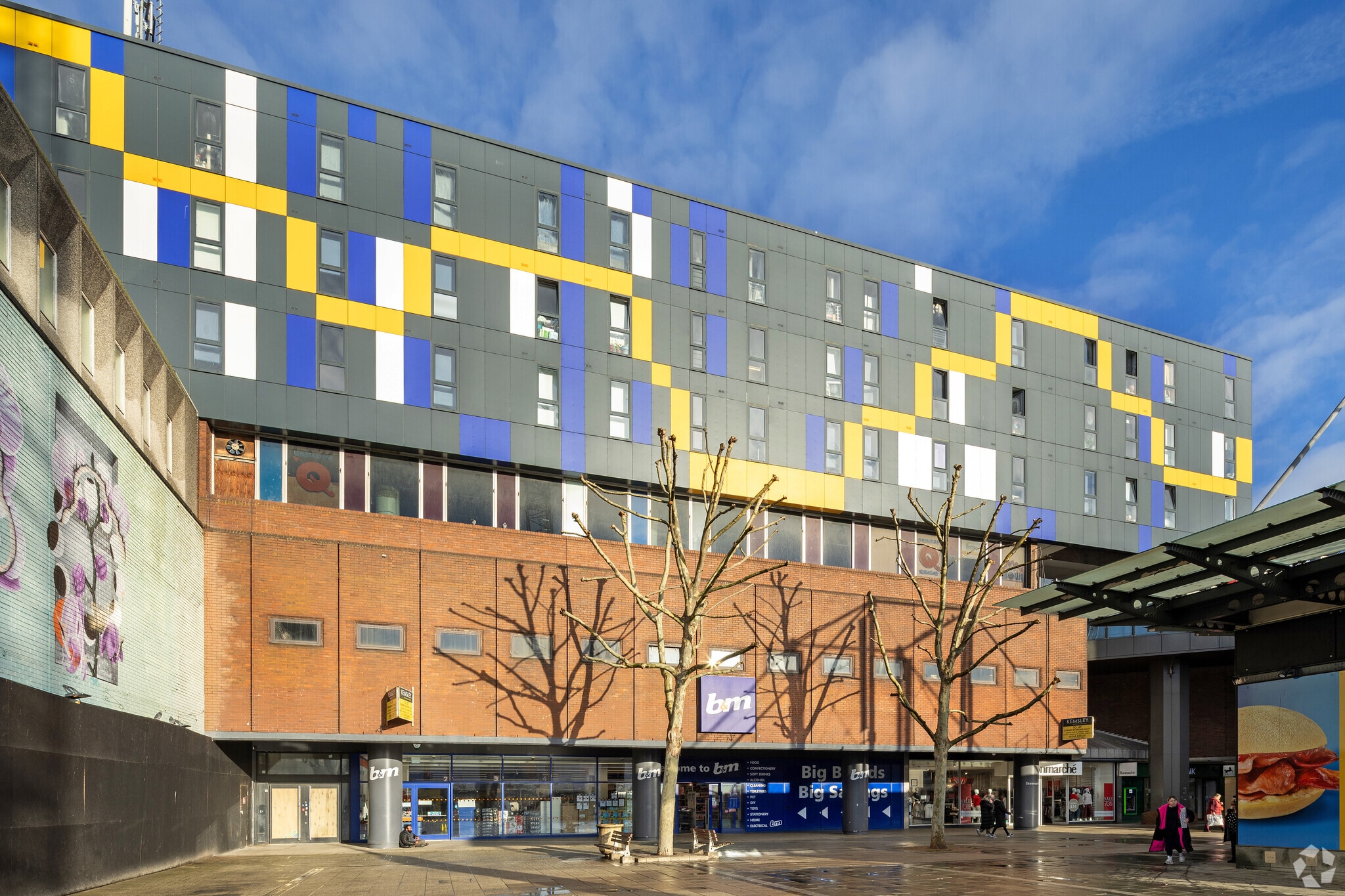 3-5 Town Sq, Basildon to rent Primary Photo- Image 1 of 3