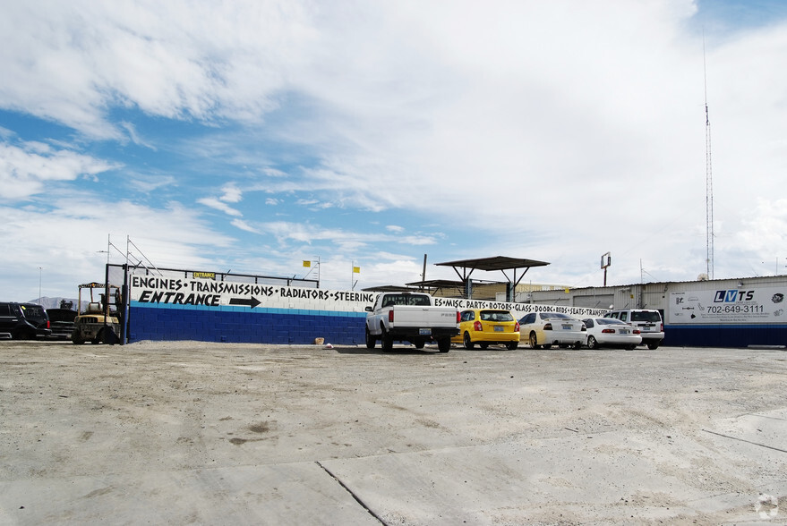 1900 Losee Rd, North Las Vegas, NV for sale - Primary Photo - Image 1 of 1