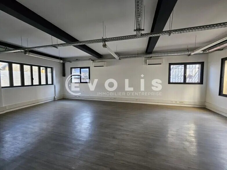 Office in Montrouge to rent - Building Photo - Image 2 of 15