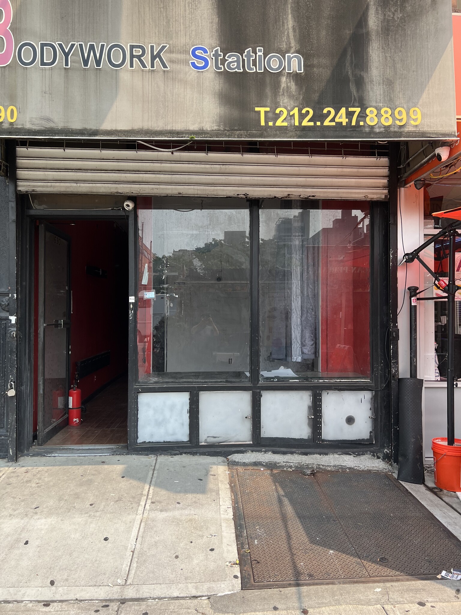 690 Tenth Ave, New York, NY for rent Building Photo- Image 1 of 5