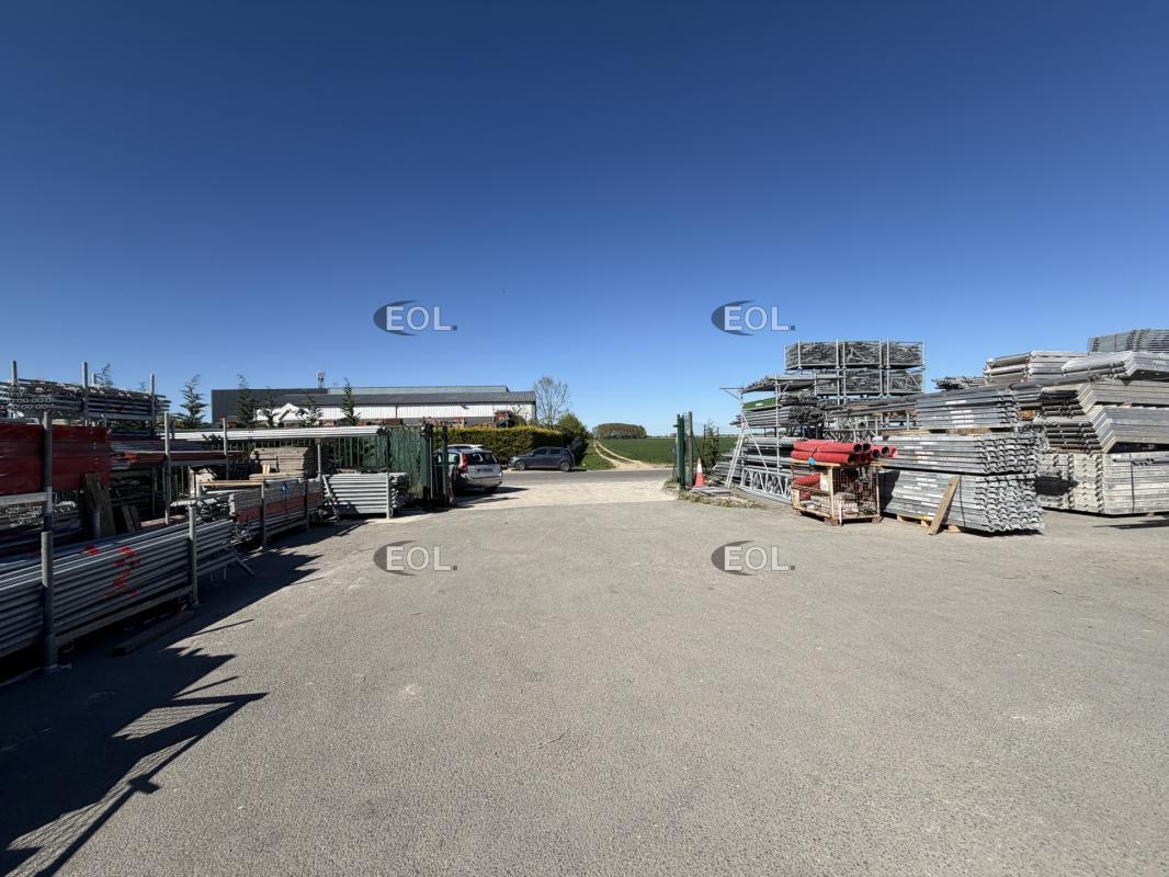 Light Industrial in Varennes-Jarcy for sale Construction Photo- Image 1 of 6