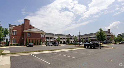 4000-4008 Genesee Pl, Woodbridge, VA for rent Building Photo- Image 1 of 5