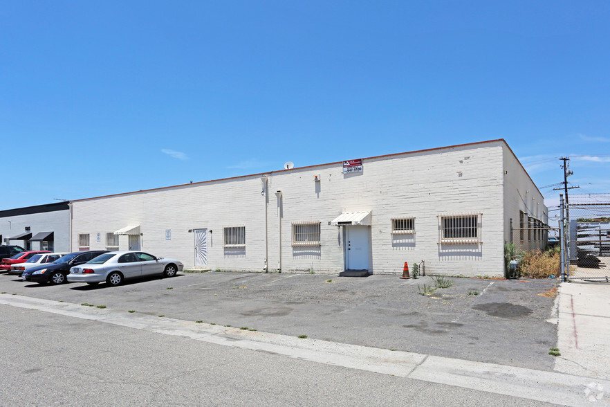 1227-1229 E Ash Ave, Fullerton, CA for rent - Primary Photo - Image 1 of 8