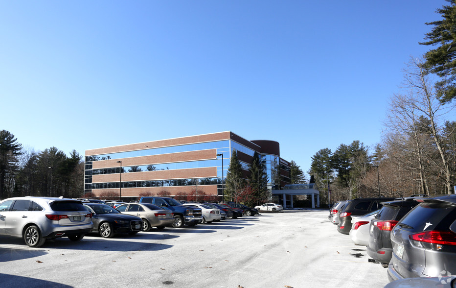 325 Corporate Dr, Portsmouth, NH for rent - Building Photo - Image 1 of 14