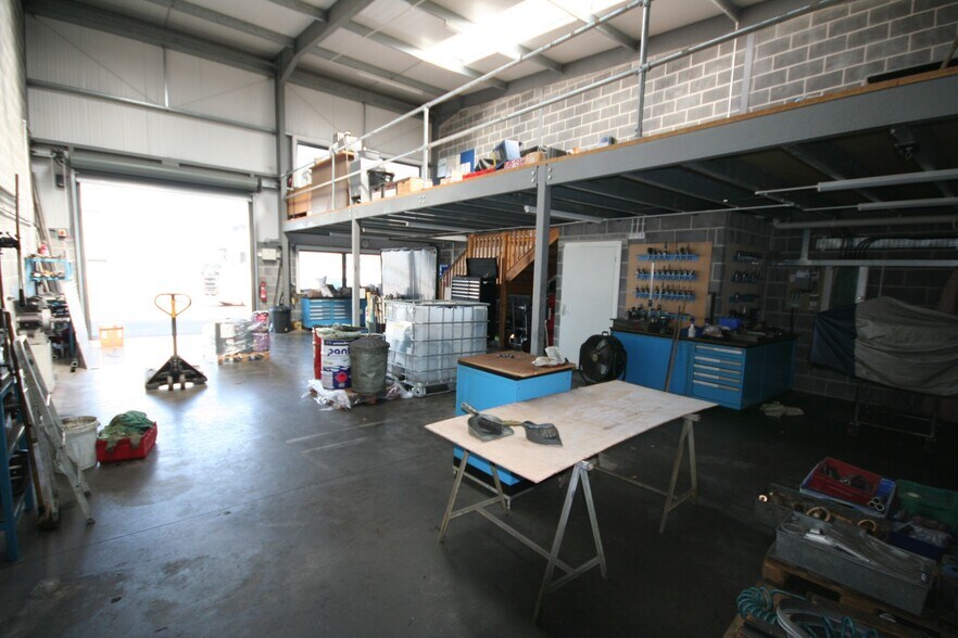 Marshall Way, Frome to rent - Building Photo - Image 2 of 3