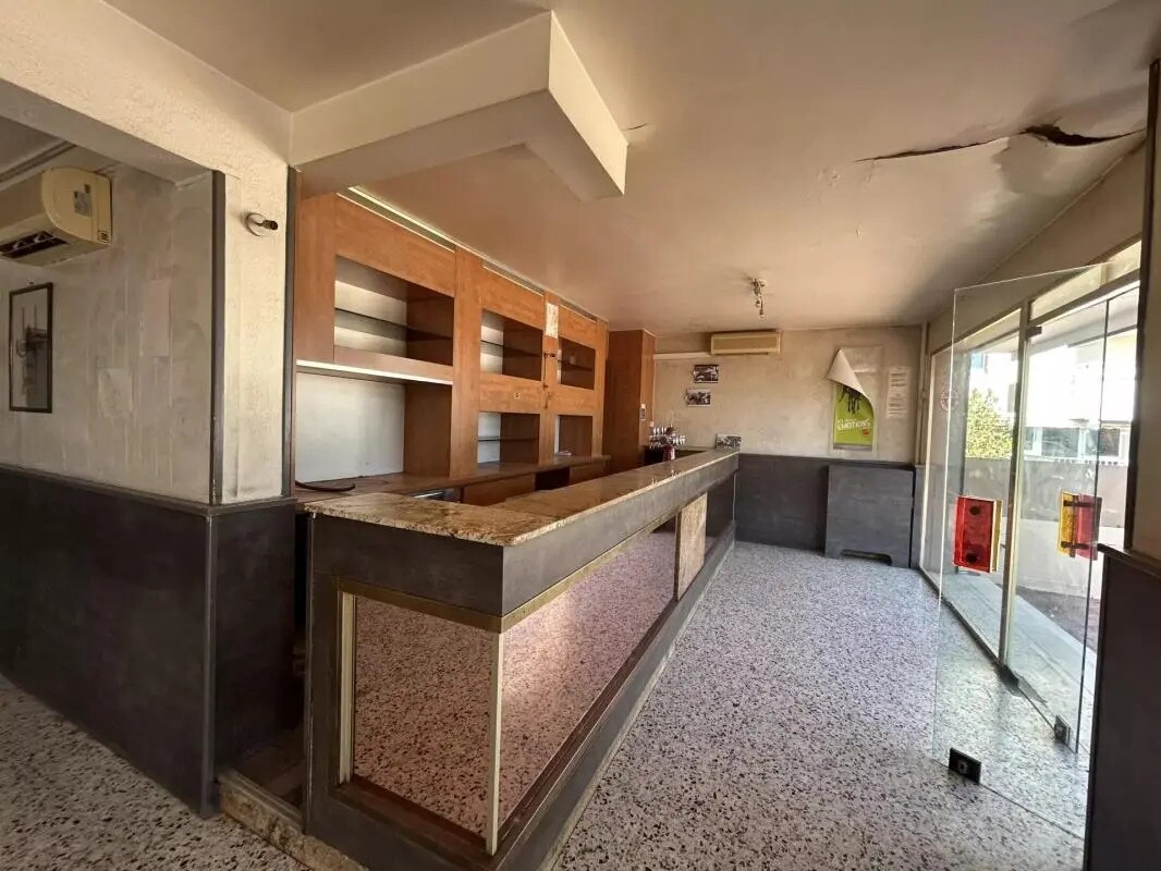 Retail in Saint-Raphaël for sale Interior Photo- Image 1 of 7