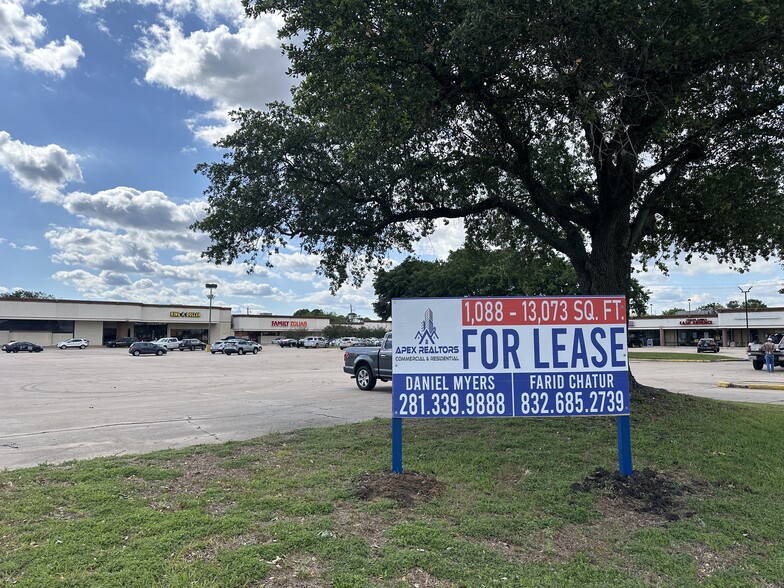 2120-2192 Texas Pky, Missouri City, TX for rent - Building Photo - Image 1 of 1