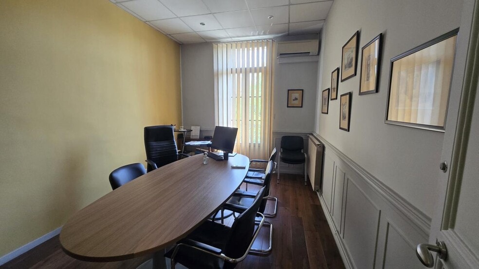 Office in Toulon to rent - Building Photo - Image 2 of 7