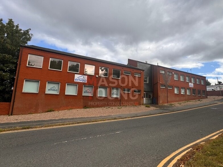 10 Orchard St, Redditch to rent - Building Photo - Image 2 of 3