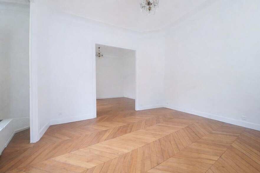 Office in Paris for sale - Interior Photo - Image 3 of 6