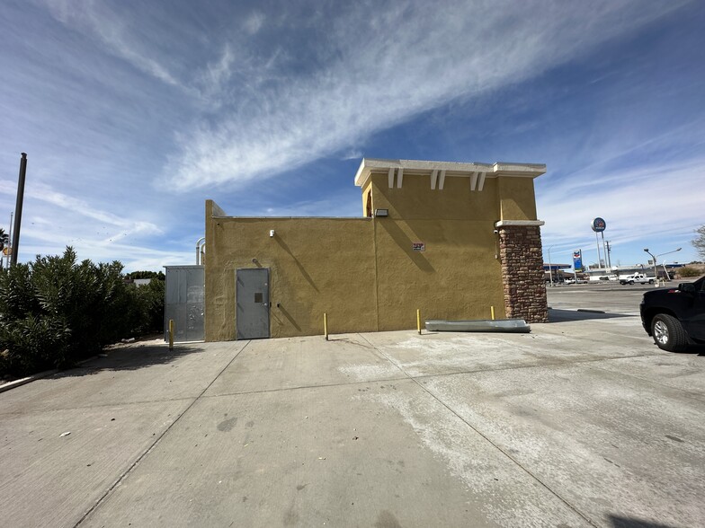 332 S Lovekin Blvd, Blythe, CA for rent - Building Photo - Image 2 of 8