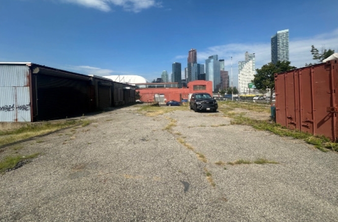 33-02 43rd Avenue, Long Island City, NY for rent - Building Photo - Image 2 of 4