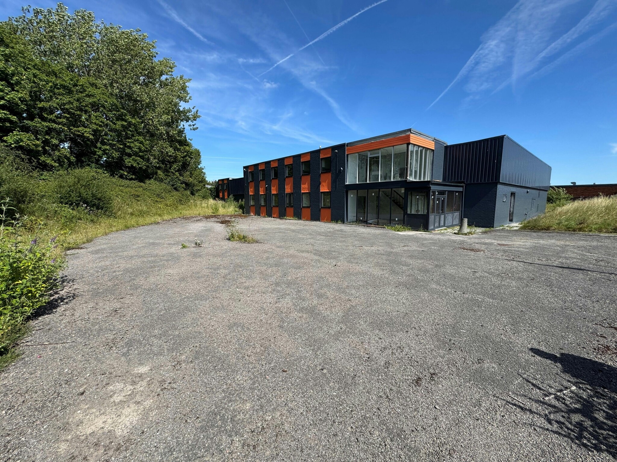 5 Holt Ln, Liverpool to rent Building Photo- Image 1 of 4