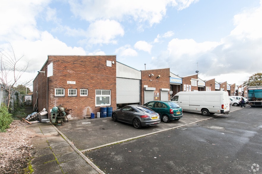 Howard Rd, Redditch to rent - Building Photo - Image 2 of 2