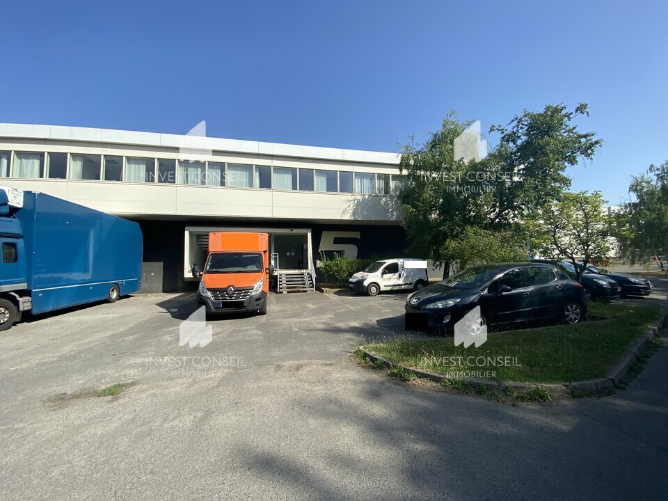 6 Rue Des Oziers, SAINT-OUEN-L'AUMONE to rent Building Photo- Image 1 of 12