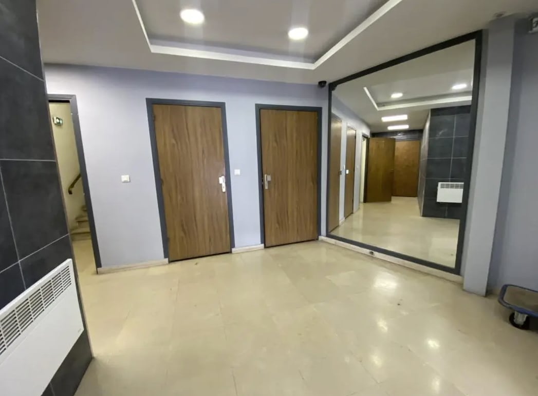 Office in Clichy to rent Interior Photo- Image 1 of 9