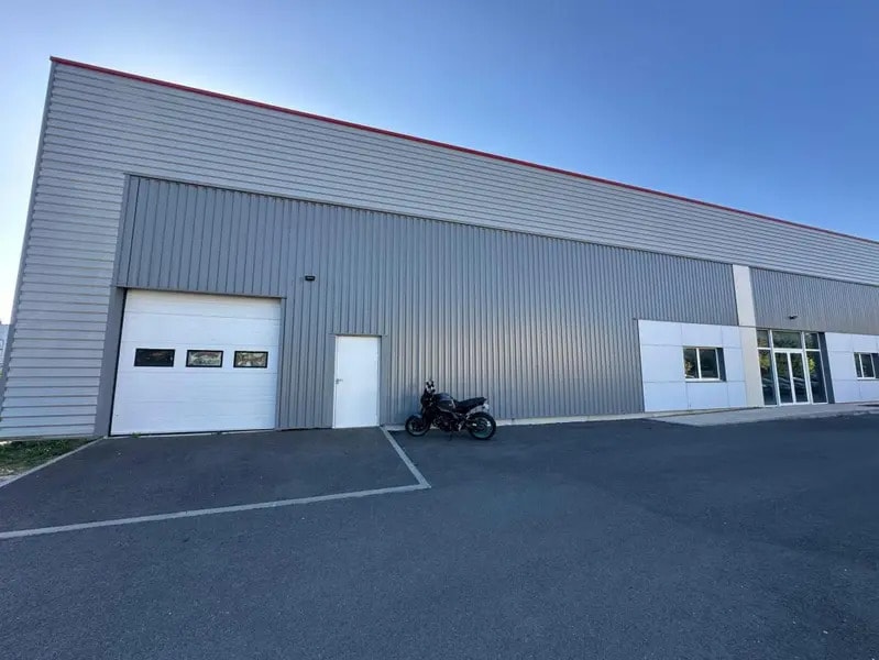 Retail in Rambouillet to rent Building Photo- Image 1 of 14