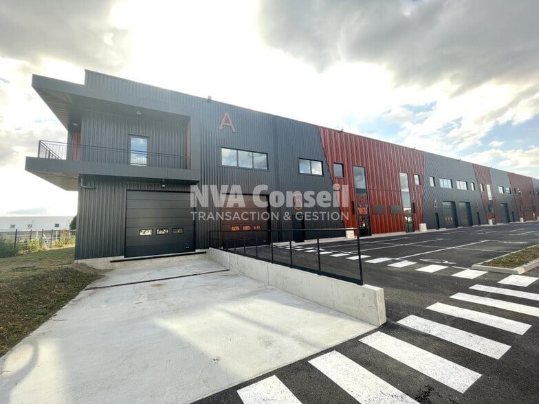 6 Avenue Du Vert Galant, SAINT-OUEN-L'AUMONE to rent - Building Photo - Image 3 of 27