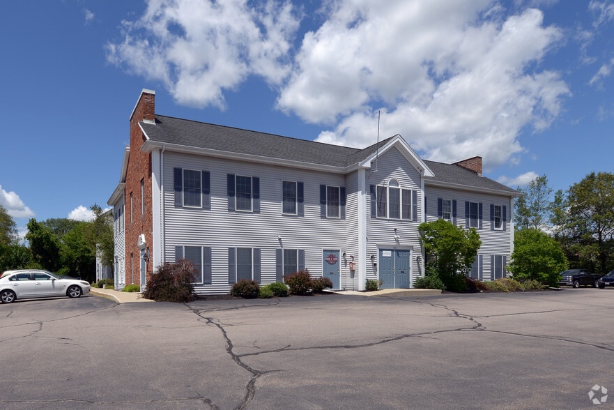 844 Franklin St, Wrentham 02093 UK