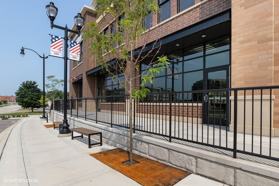 440 E Hawley St, Mundelein, IL to rent Building Photo- Image 1 of 10