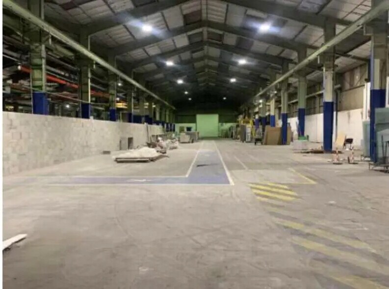 Light Industrial in Villeurbanne to rent - Interior Photo - Image 3 of 10