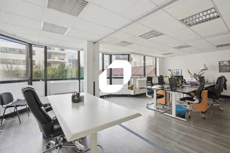 Office in Levallois-Perret to rent - Building Photo - Image 1 of 14