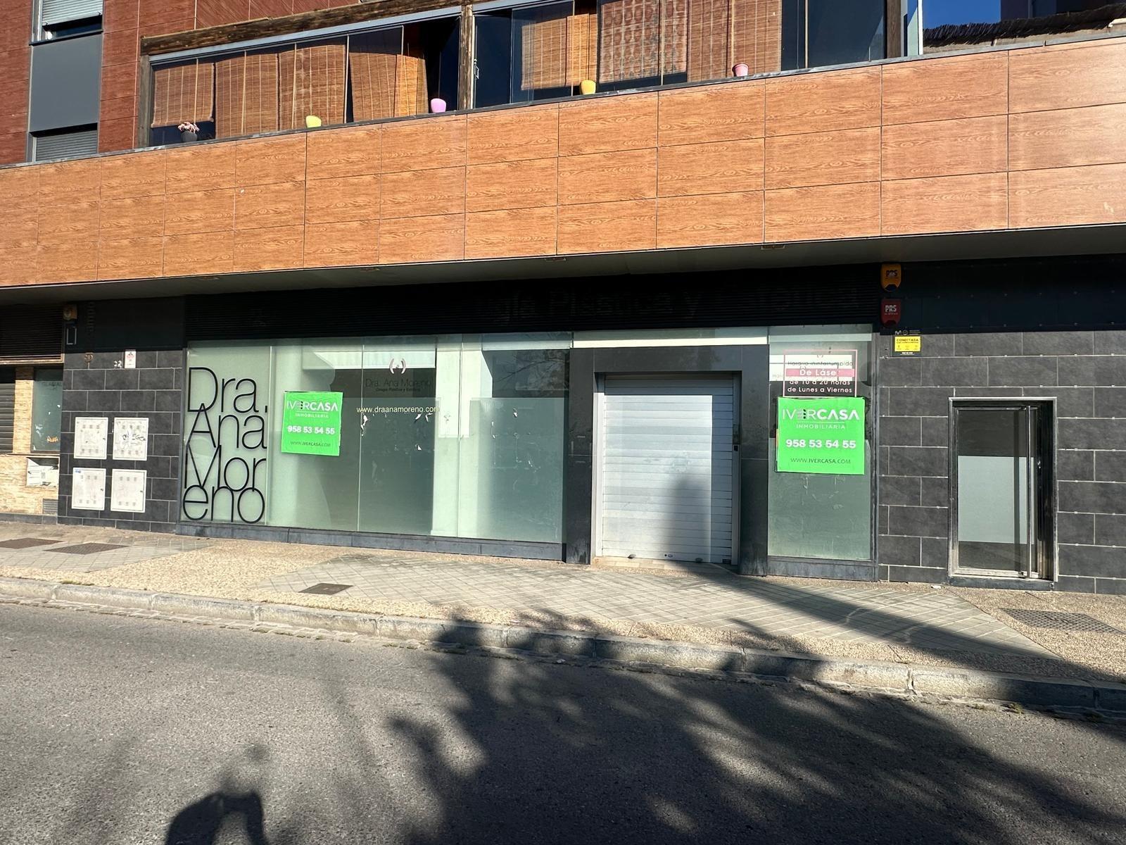 Retail in Granada to rent Building Photo- Image 1 of 25