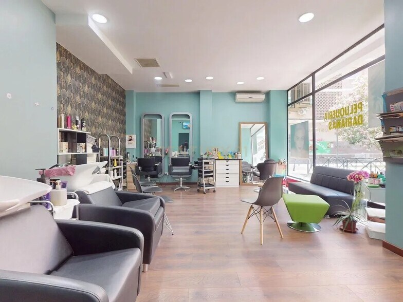 Retail in Alcalá de Henares, Madrid to rent - Building Photo - Image 2 of 3