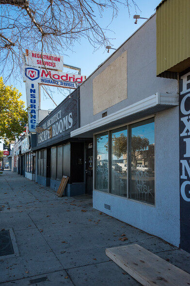 7017-7021 Reseda Blvd, Reseda, CA for rent - Building Photo - Image 3 of 3