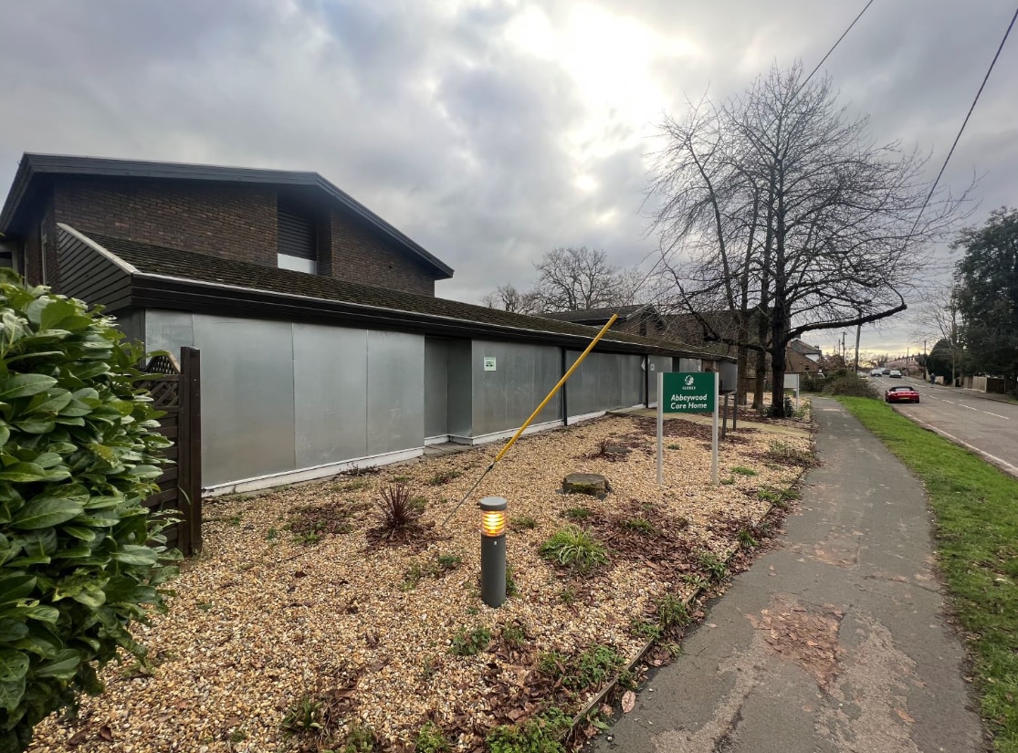 58 Wharf Rd, Aldershot for sale Building Photo- Image 1 of 7